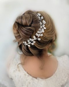 آموزشگاه ‏و ‏آرایشگاه ‏بانو ‏روژین ‏میکاپ ‏شینیون ‏رنگ ‏لایت ‏بافت ‏مو ‏کوتاهی ‏مو ‏در ‏شهر ری ‏میدان ‏نماز 2
