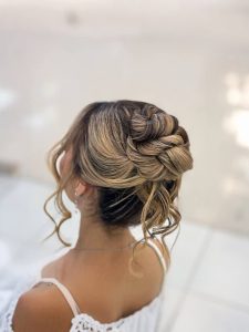 آموزشگاه ‏و ‏آرایشگاه ‏بانو ‏روژین ‏میکاپ ‏شینیون ‏رنگ ‏لایت ‏بافت ‏مو ‏کوتاهی ‏مو ‏در ‏شهر ری ‏میدان ‏نماز 3