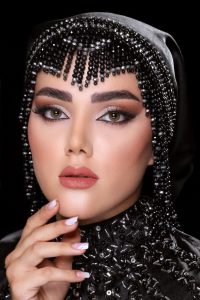 سارا ‏موسی ‏خانی ‏آکادمی ‏زیبایی ‏میکاپ ‏شینیون ‏عروس ‏رنگ ‏و ‏لایت ‏در ‏قزوین ‏میدان ‏جانبازان 8