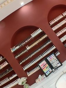 مینا ‏فراهانی ‏کاشت ‏ترمیم ‏ناخن ‏ژلیش ‏لمینت ‏در ‏پردیس ‏فاز ‏2 10