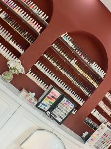 مینا ‏فراهانی ‏کاشت ‏ترمیم ‏ناخن ‏ژلیش ‏لمینت ‏در ‏پردیس ‏فاز ‏2 12