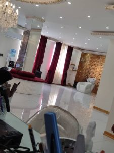 مینا ‏فراهانی ‏کاشت ‏ترمیم ‏ناخن ‏ژلیش ‏لمینت ‏در ‏پردیس ‏فاز ‏2 7